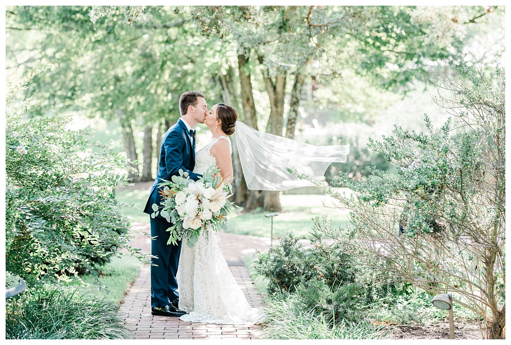 The Inn at Willow Grove, Willow Grove Wedding, Southern Weddings, Inn at Willow Grove, Virginia Wedding Venue, Virginia Bride, Virginia Weddings, Bride & Groom Portraits,